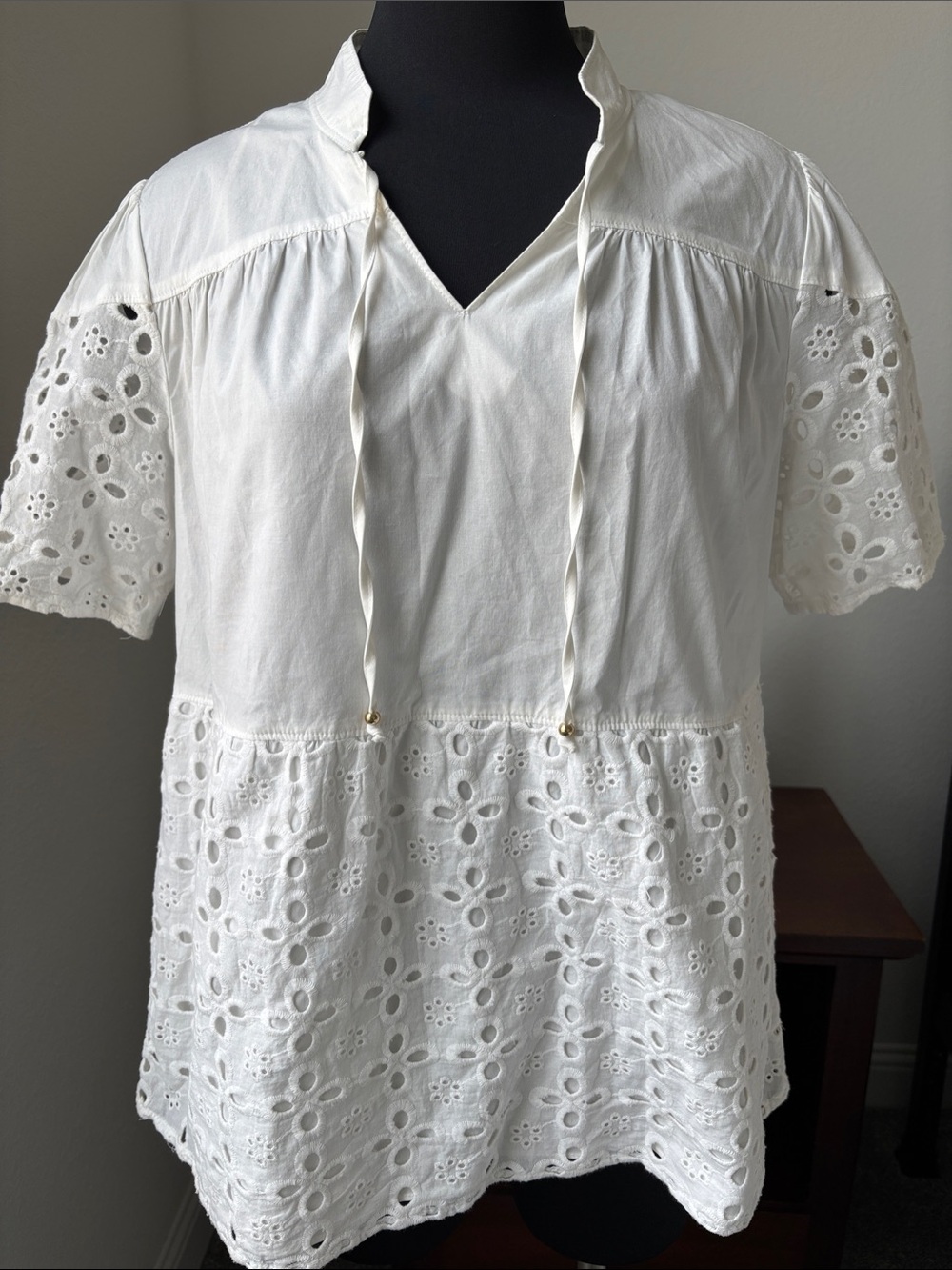 Halston Heritage White Women's Eyelet Lace Blouse